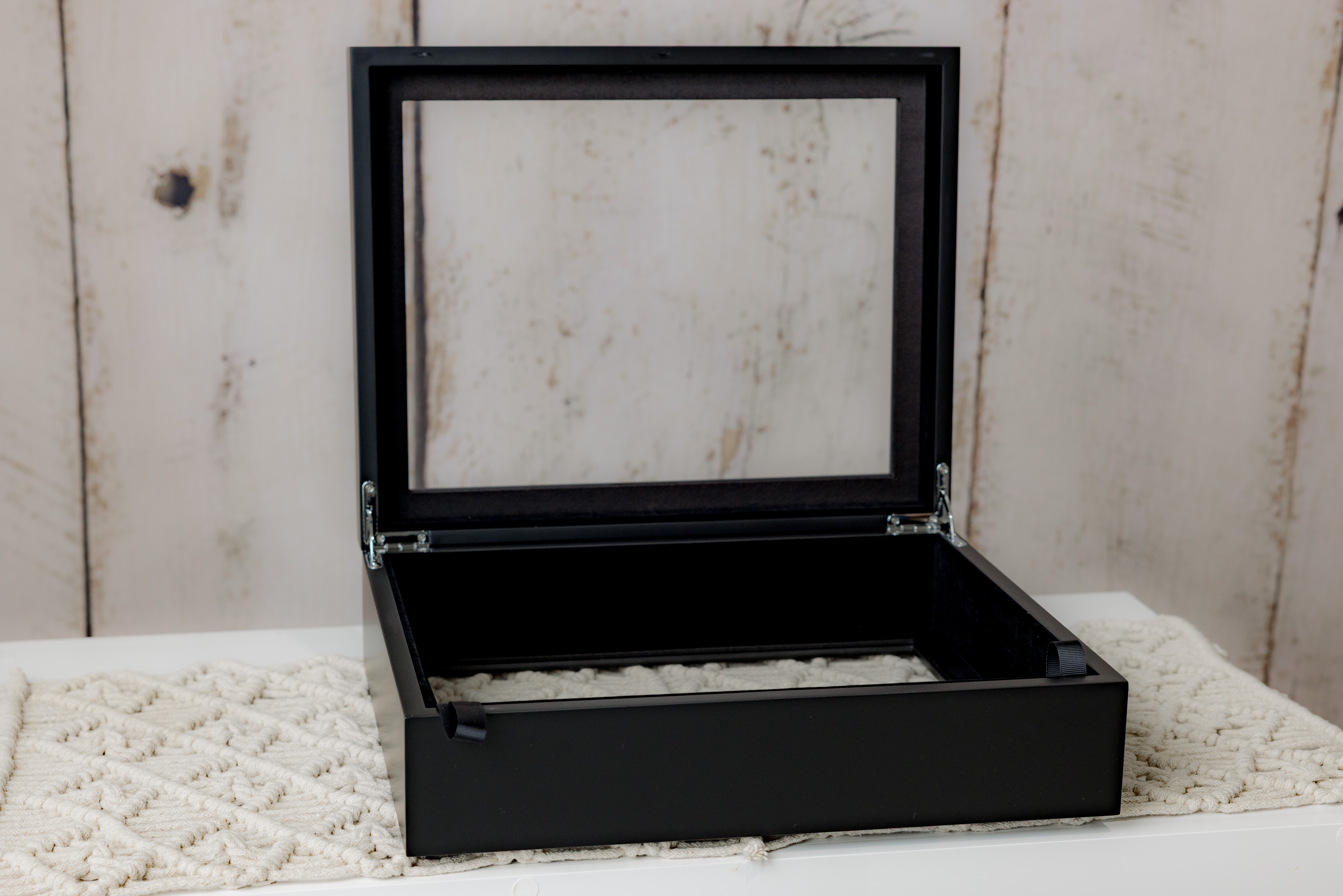 Black or White Artmount Boxes